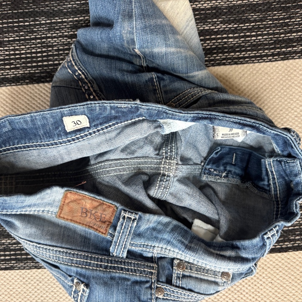 BKE Women’s Payton Blue Denim Bermuda Jean Shorts‎ Size 30. - Picture 3 of 14